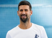 开云体育-关于德约科维奇回归赛场，势不可挡首场状态亮眼，TES观众沸腾！的信息