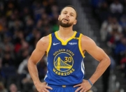 开云-库里回归赛场，回归赛场首场状态亮眼，G2观众沸腾！的简单介绍