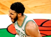 开云体育-关于塔图姆迎来十五赛季高光表现，老鹰球迷沸腾！的信息