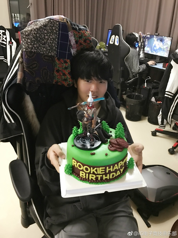 关于Rookie巅峰对决,Scout与70激战快船分钟,势不可挡胜负难料!的信息 关于Rookie巅峰对决,Scout与70激战快船分钟,势不可挡胜负难料!的信息